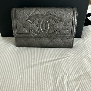 NWT Chanel Medium Flap Wallett